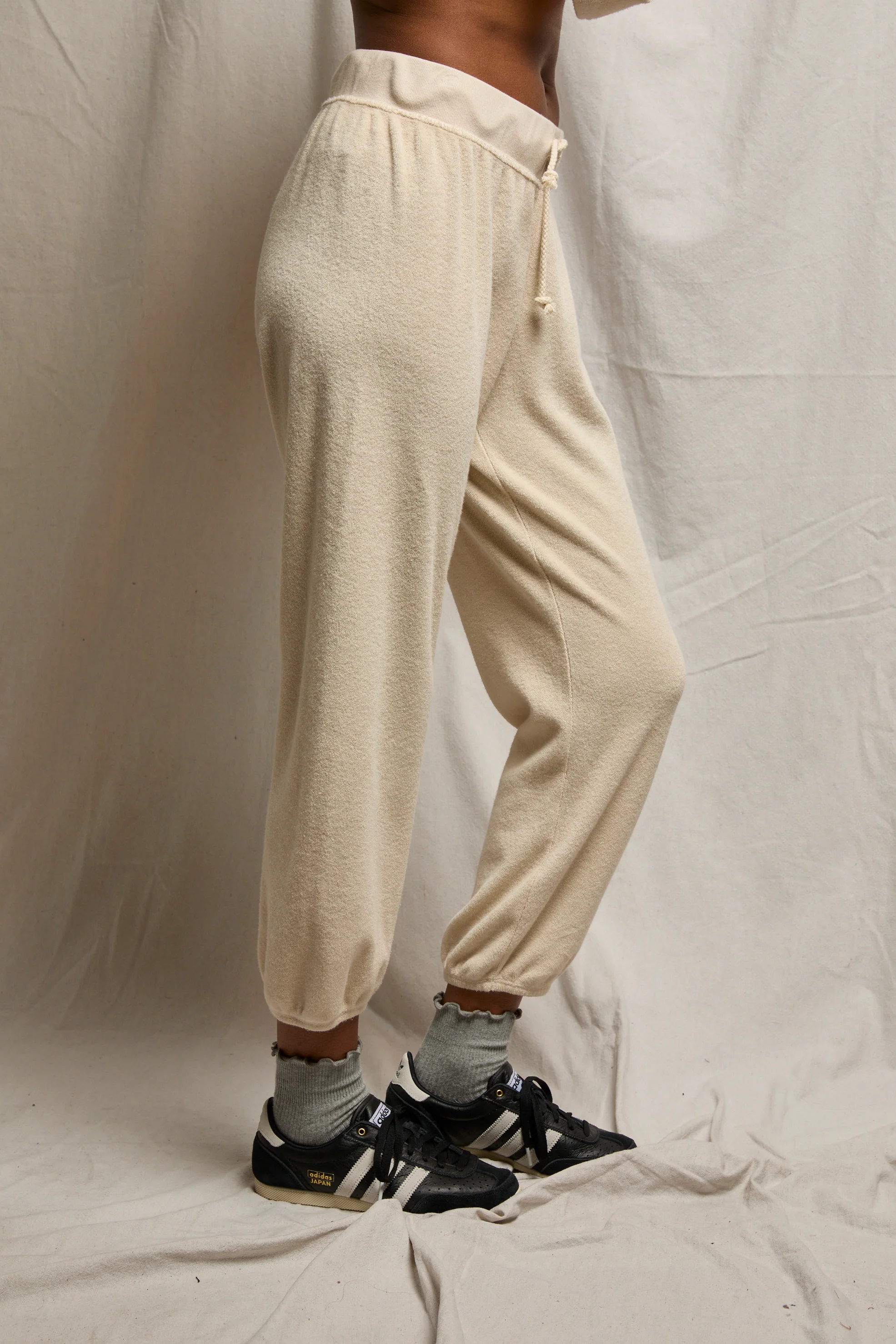 gogo - Image 11