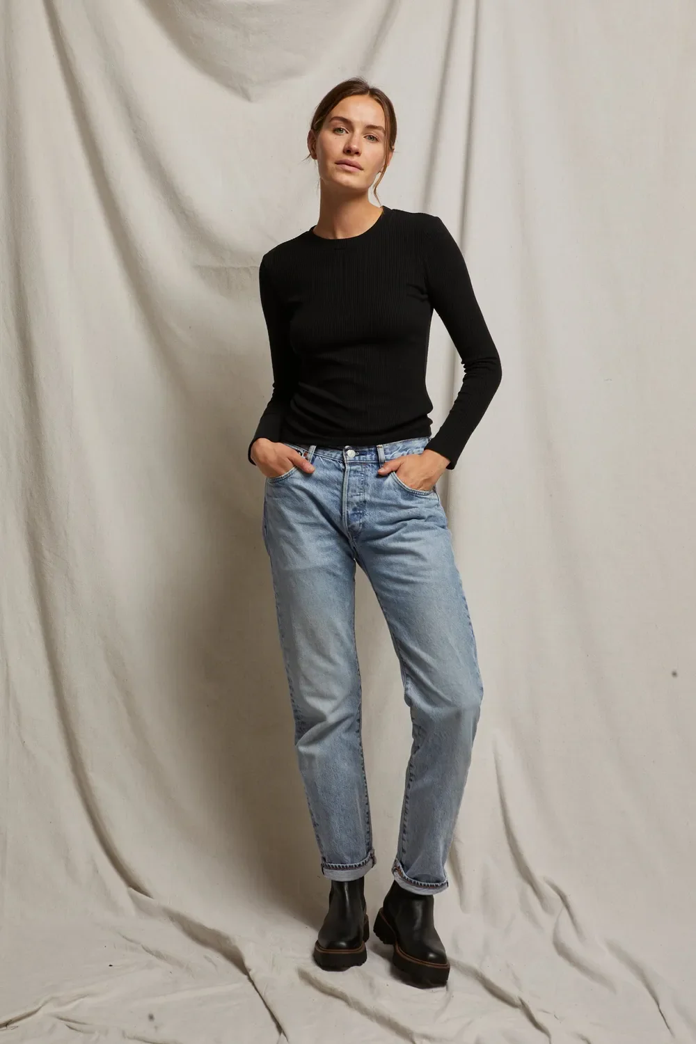 jolie - Image 18