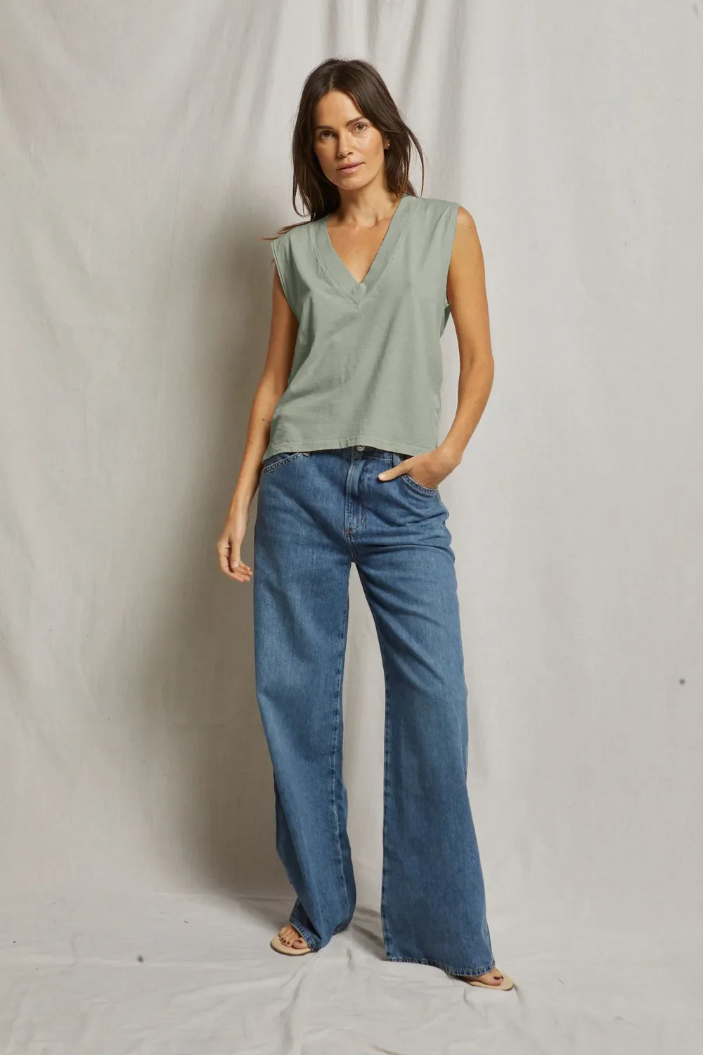 margot - Image 31